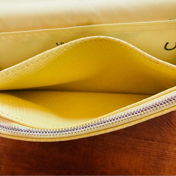 Longchamp Yellow Leather Flap Crossbody Bag Purse Crosshatched 8"W x 5"H x 1.5"D - Picture 10 of 16